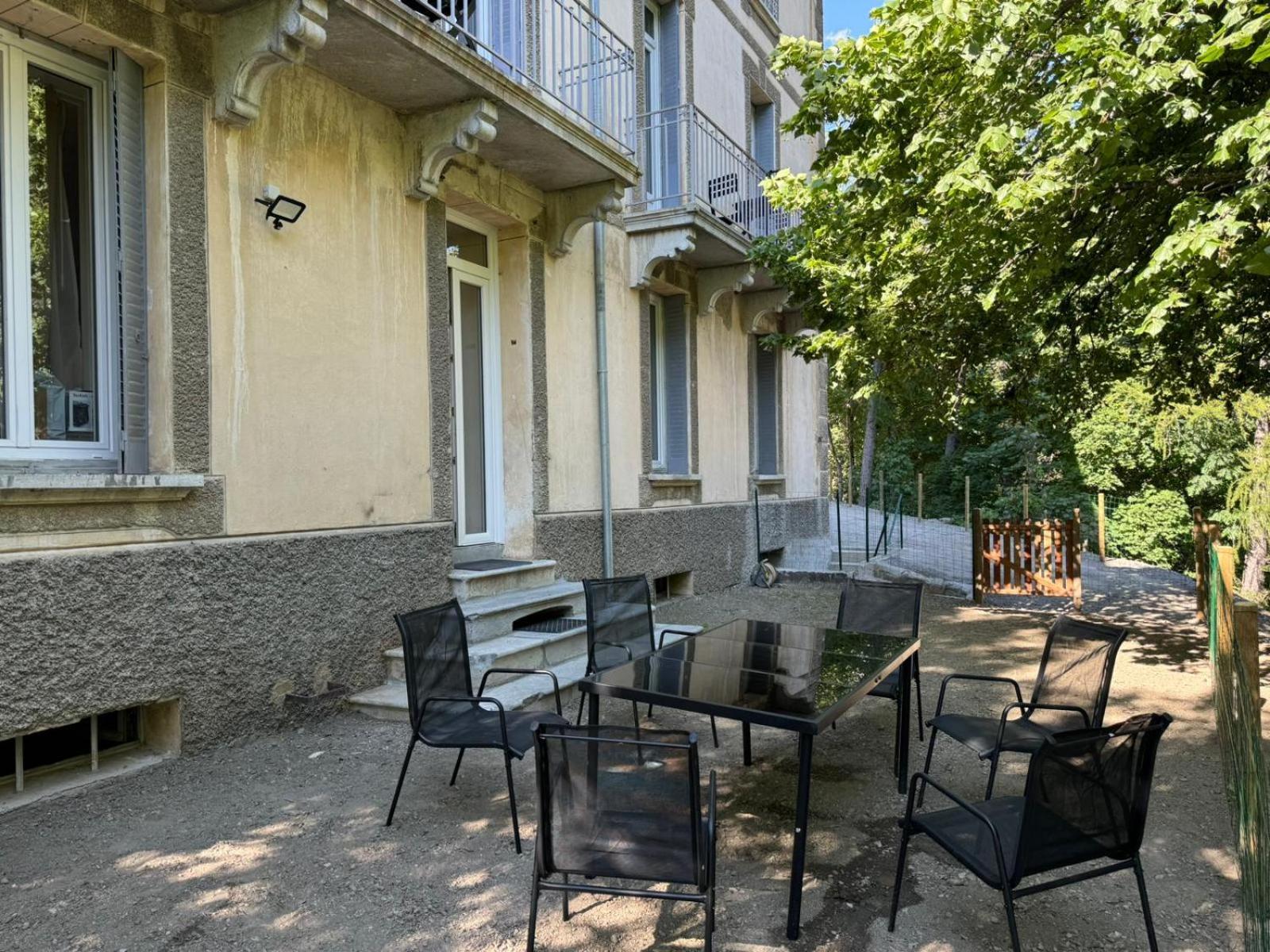 Appartements Confortables Avec Vue Montagne - Residence Villa Belle Fleur Château-Ville-Vieille Exterior photo