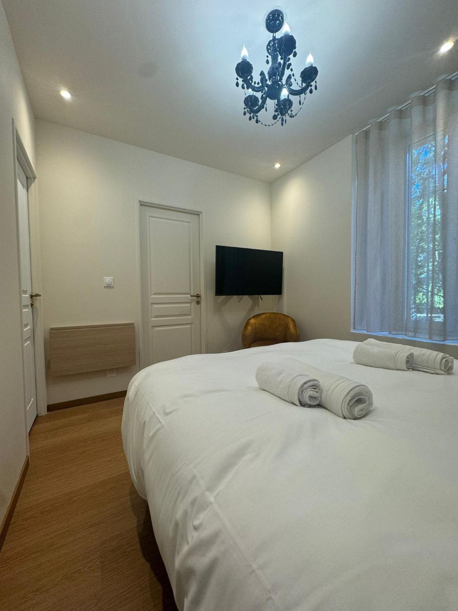 Appartements Confortables Avec Vue Montagne - Residence Villa Belle Fleur Château-Ville-Vieille Exterior photo