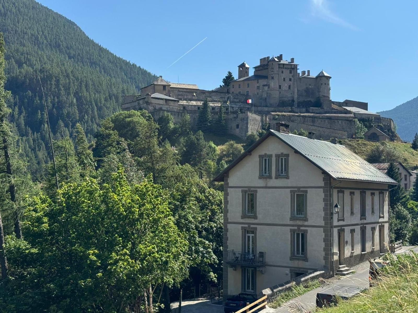 Appartements Confortables Avec Vue Montagne - Residence Villa Belle Fleur Château-Ville-Vieille Exterior photo